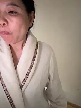 xiiuuff18 online show from 04/06/26, 11:27