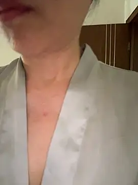 xiiuuff18 online show from 05/23/26, 12:38
