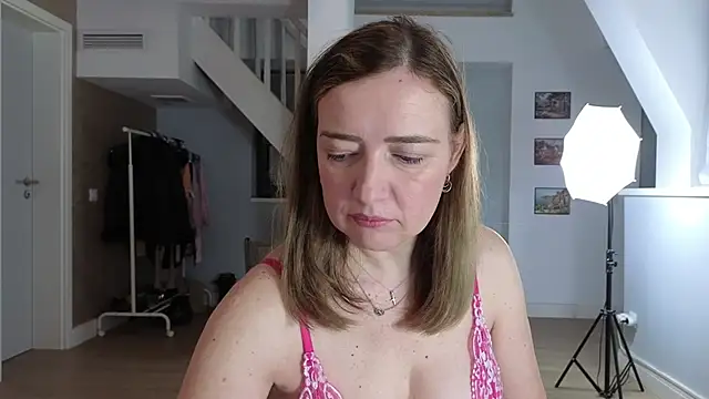 Snapshot of Blue_Angel_Sweet chatting on 12/18/25, 04:18 Blue Angel Sweet online show from 12/18/25, 04:18