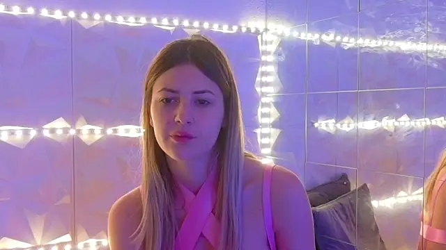 Aishha  online show from 11/28/25, 05:54