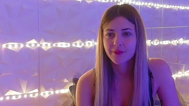 Aishha  online show from 12/01/25, 05:56