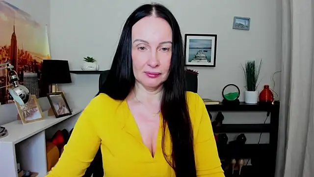 Snapshot of Velvet_Jasmine chatting on 10/14/25, 05:30 Velvet Jasmine online show from 10/14/25, 05:30