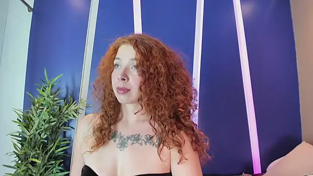 Snapshot of HelenaCole- chatting on 09/25/25, 10:13 HelenaCole- online show from 09/25/25, 10:13