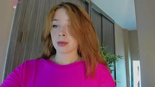 Snapshot of HelenaCole- chatting on 11/07/25, 10:10 HelenaCole- online show from 11/07/25, 10:10