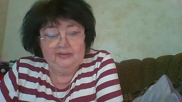 Snapshot of MilaSky5303 chatting on 04/24/26, 01:02 MilaSky5303 online show from 04/24/26, 01:02