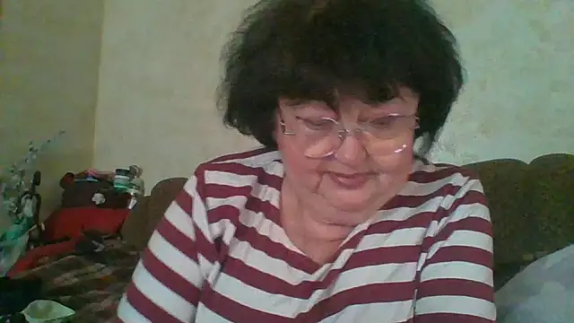 Snapshot of MilaSky5303 chatting on 04/25/26, 01:41 MilaSky5303 online show from 04/25/26, 01:41
