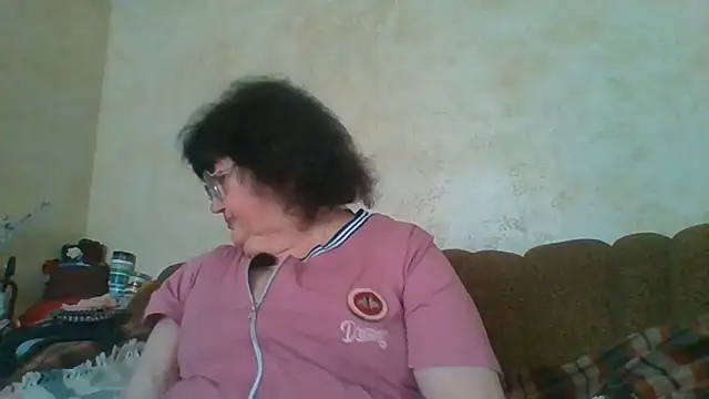 Snapshot of MilaSky5303 chatting on 05/31/26, 08:32 MilaSky5303 online show from 05/31/26, 08:32