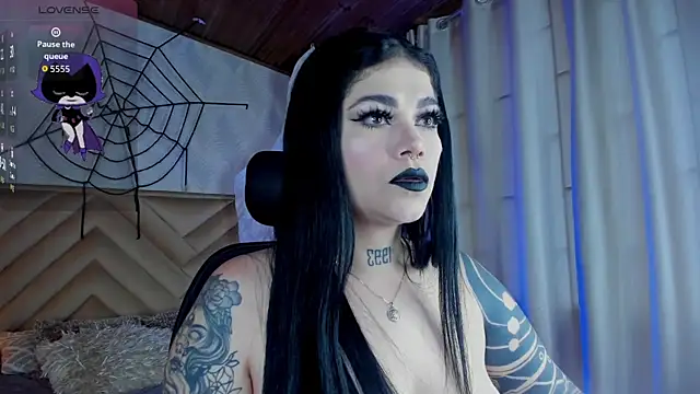 Snapshot of _raven_black chatting on 10/17/25, 02:41 raven black online show from 10/17/25, 02:41