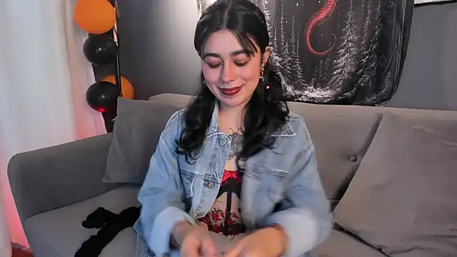 flower smith  online show from 10/11/25, 12:04