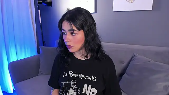 flower smith  online show from 11/07/25, 11:43