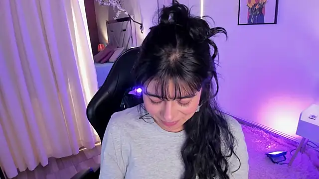 flower smith  online show from 04/18/26, 11:47