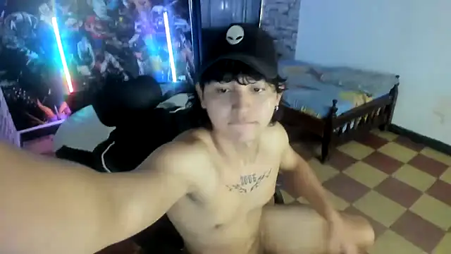 Snapshot of Dan_cristancho chatting on 10/19/25, 01:56 Dan cristancho online show from 10/19/25, 01:56