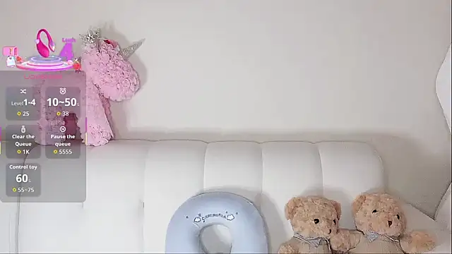 LuLu-Moon online show from 10/04/25, 07:17