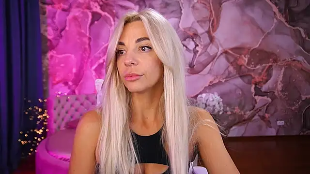 BellaRayyy online show from 10/20/25, 02:23