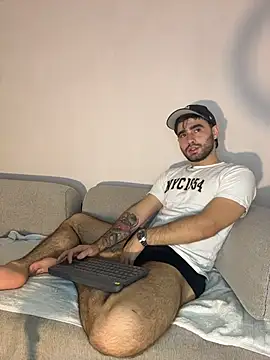 Snapshot of zack_sullivan22 chatting on 11/23/25, 01:27 zack sullivan22 online show from 11/23/25, 01:27