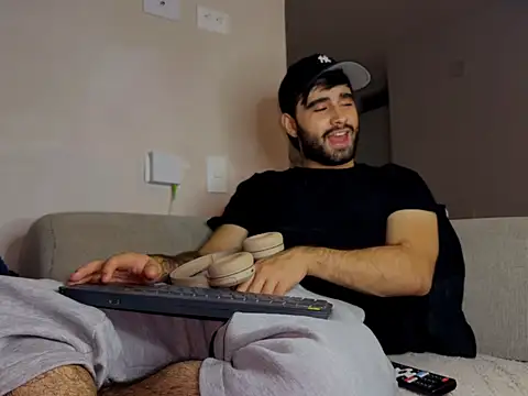 Snapshot of zack_sullivan22 chatting on 12/03/25, 07:27 zack sullivan22 online show from 12/03/25, 07:27