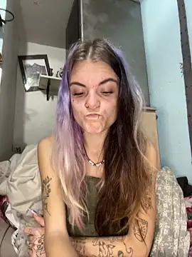 ittybittymeryssa online show from 12/17/25, 09:10