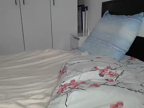 petite danielle online show from 02/09/26, 10:19