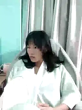 Snapshot of Ly-ny chatting on 10/23/25, 07:18 Ly-ny online show from 10/23/25, 07:18