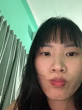 Snapshot of Ly-ny chatting on 10/23/25, 07:23 Ly-ny online show from 10/23/25, 07:23