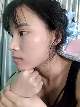 Snapshot of Ly-ny chatting on 10/25/25, 06:10 Ly-ny online show from 10/25/25, 06:10