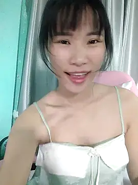 Snapshot of Ly-ny chatting on 10/26/25, 07:25 Ly-ny online show from 10/26/25, 07:25