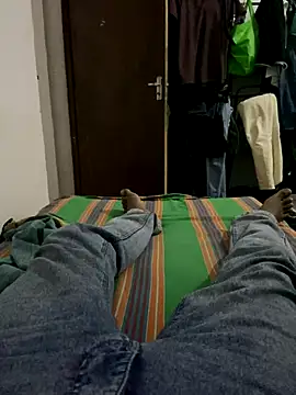 Snapshot of Senurak99 chatting on 09/09/25, 01:43 Senurak99 online show from 09/09/25, 01:43