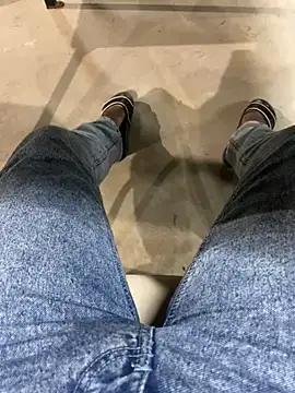 Snapshot of Senurak99 chatting on 09/11/25, 02:06 Senurak99 online show from 09/11/25, 02:06