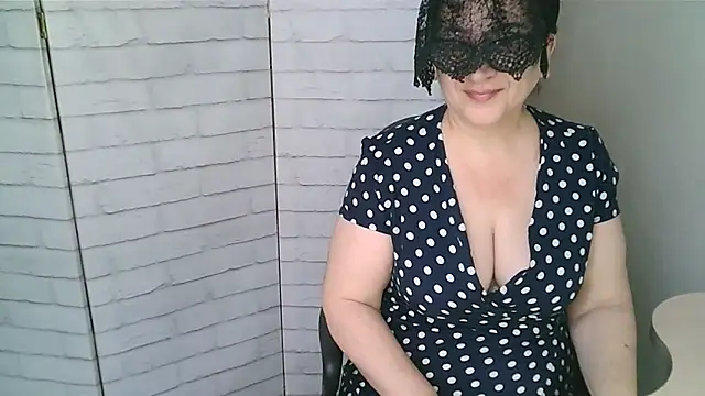 Snapshot of Helen_xi_ chatting on 04/12/26, 04:17 Helen xi online show from 04/12/26, 04:17
