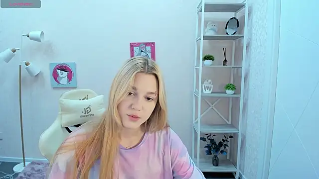 Sylvia Ortiz online show from 09/22/25, 08:05