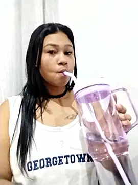 Snapshot of Tigresa23 chatting on 09/29/25, 08:13 Tigresa23 online show from 09/29/25, 08:13