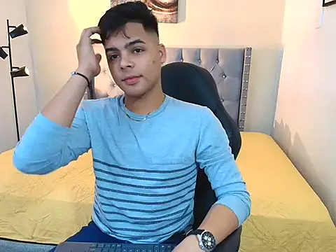 Snapshot of stewart_mateo_ chatting on 09/24/25, 02:37 stewart mateo  online show from 09/24/25, 02:37