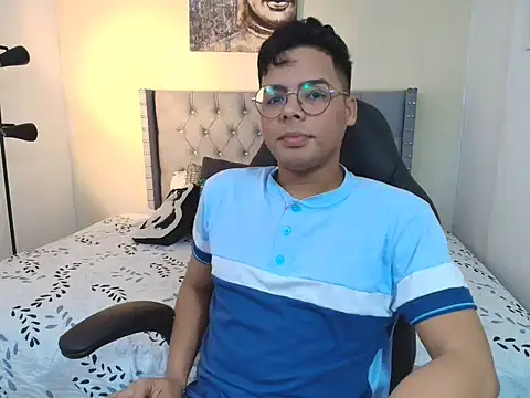 Snapshot of stewart_mateo_ chatting on 11/20/25, 02:01 stewart mateo online show from 11/20/25, 02:01