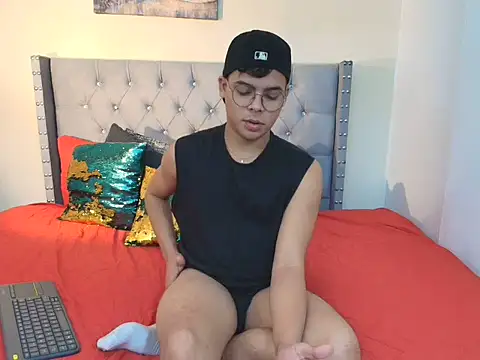 Snapshot of stewart_mateo_ chatting on 11/22/25, 02:10 stewart mateo online show from 11/22/25, 02:10