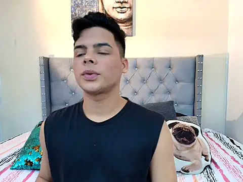 Snapshot of stewart_mateo_ chatting on 12/16/25, 02:05 stewart mateo online show from 12/16/25, 02:05