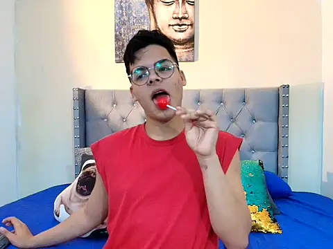 Snapshot of stewart_mateo_ chatting on 12/17/25, 01:44 stewart mateo online show from 12/17/25, 01:44