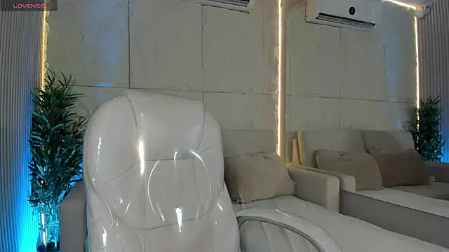 AlassiaHocthner online show from 03/07/26, 11:51