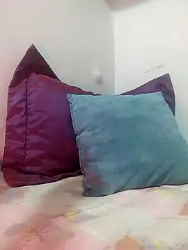 linalolo 12 online show from 11/25/25, 08:20