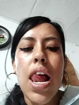 Snapshot of Queen_Ashly chatting on 09/21/25, 02:02 Queen Ashly online show from 09/21/25, 02:02