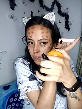 Snapshot of Queen_Ashly chatting on 10/28/25, 01:53 Queen Ashly online show from 10/28/25, 01:53