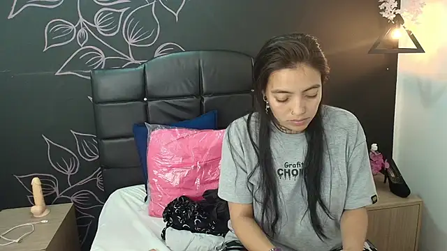 LiaMonroee  online show from 12/16/25, 11:59