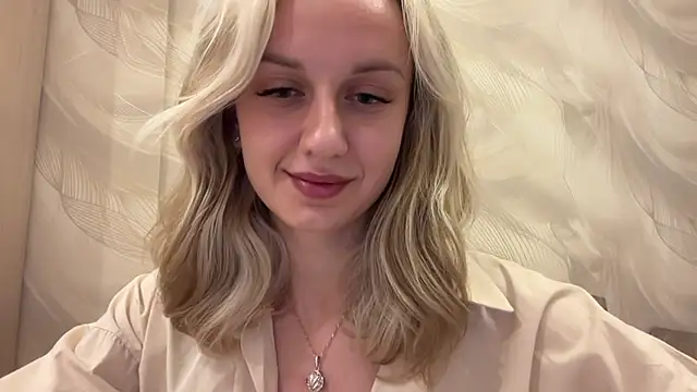 Snapshot of AdeleEverhart chatting on 11/30/25, 06:23 AdeleEverhart online show from 11/30/25, 06:23