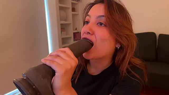 Snapshot of annaxxxb chatting on 10/09/25, 01:53 annaxxxb online show from 10/09/25, 01:53