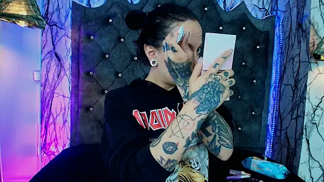 Snapshot of Zami_Escobar_of chatting on 09/17/25, 06:42 Zami Escobar of online show from 09/17/25, 06:42