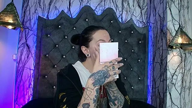 Snapshot of Zami_Escobar_of chatting on 09/18/25, 06:32 Zami Escobar of online show from 09/18/25, 06:32