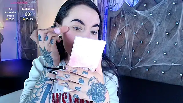 Snapshot of Zami_Escobar_of chatting on 10/21/25, 06:52 Zami Escobar of online show from 10/21/25, 06:52