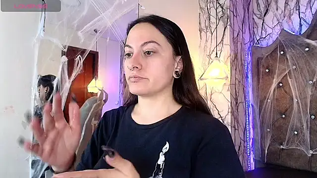 Snapshot of Zami_Escobar_of chatting on 10/28/25, 06:10 Zami Escobar of online show from 10/28/25, 06:10