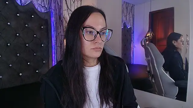 Snapshot of Zami_Escobar_of chatting on 11/13/25, 06:51 Zami Escobar of online show from 11/13/25, 06:51