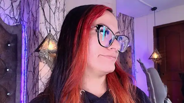 Zami Escobar of online show from 02/25/26, 06:28