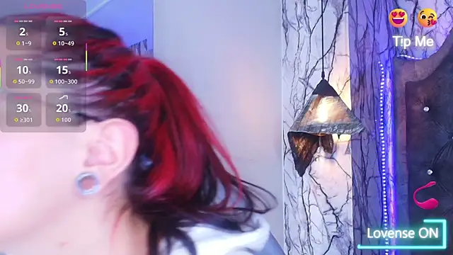 Zami Escobar of online show from 03/25/26, 06:58